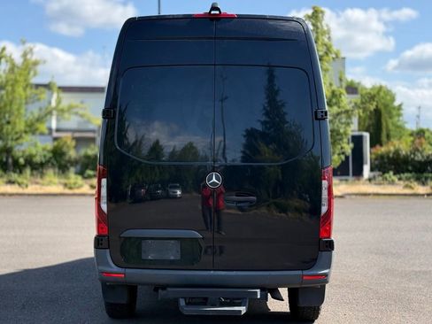 Used 2023 Mercedes-Benz Sprinter 1500 image 4
