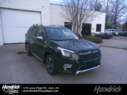 Used 2023 Subaru Forester Touring w/ Popular Package #2 image 1