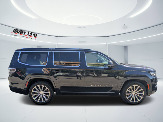 Used 2023 Jeep Grand Wagoneer 4WD image 2