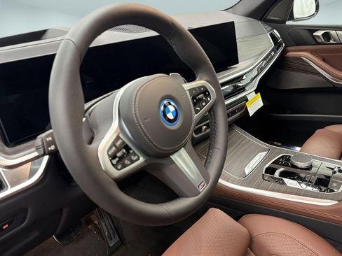 New 2026 BMW X5 xDrive50e w/ M Sport Package image 4