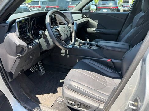 Used 2025 Lexus TX 500h AWD image 36