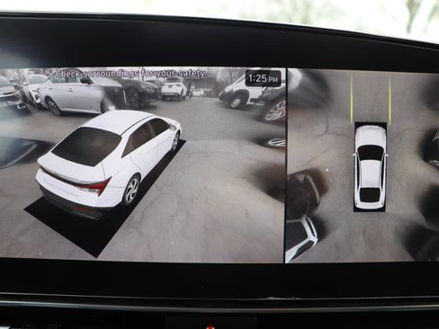 Used 2024 Hyundai Elantra Limited image 36