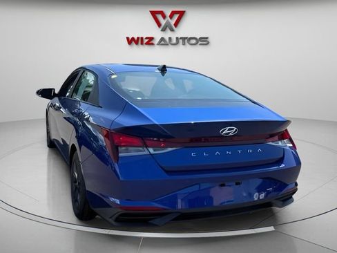 Used 2021 Hyundai Elantra SEL FWD image 3