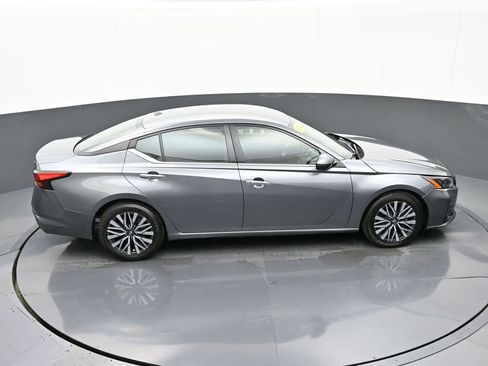 Used 2023 Nissan Altima 2.5 SV image 25