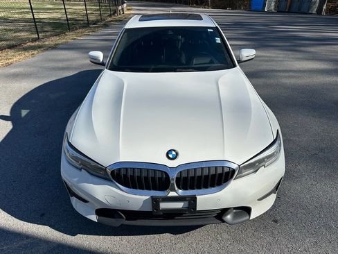 Used 2019 BMW 330i xDrive Sedan w/ Premium Package image 9