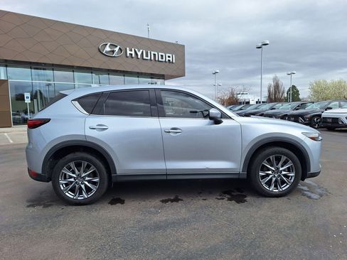 Used 2019 MAZDA CX-5 Signature AWD/4WD image 2
