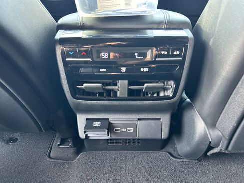Used 2023 Acura MDX FWD image 36