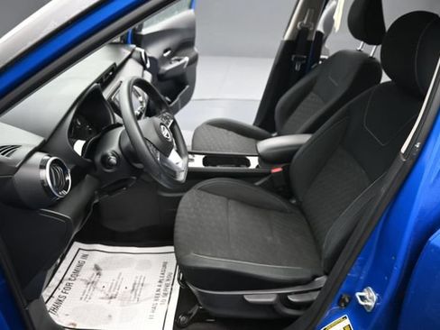 Used 2022 Nissan Kicks SV FWD image 13