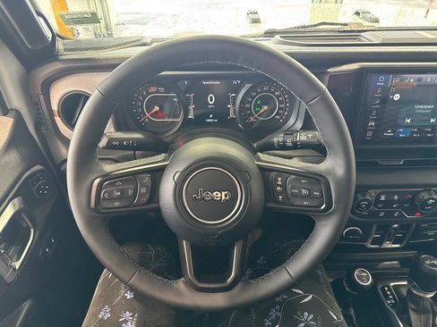 Used 2025 Jeep Wrangler Unlimited Sport AWD/4WD image 17