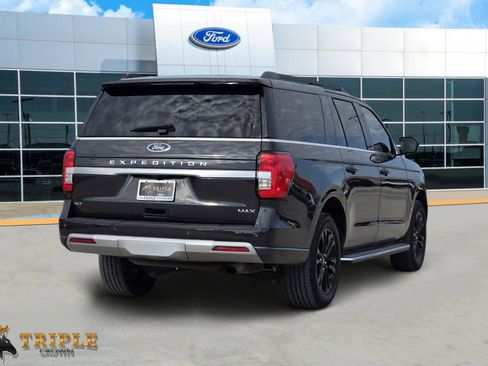 Used 2022 Ford Expedition Max XLT image 5