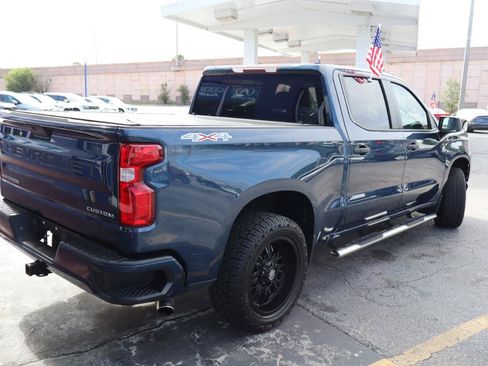 Used 2019 Chevrolet Silverado 1500 Custom w/ Custom Value Package AWD/4WD image 3