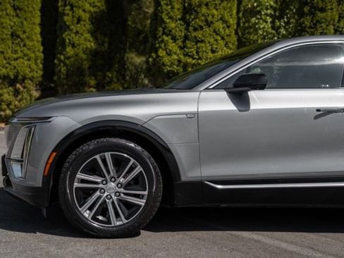 Used 2024 Cadillac Lyriq Luxury RWD image 10