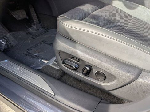 Used 2025 Lexus RX 450h AWD w/ Convenience Package image 17