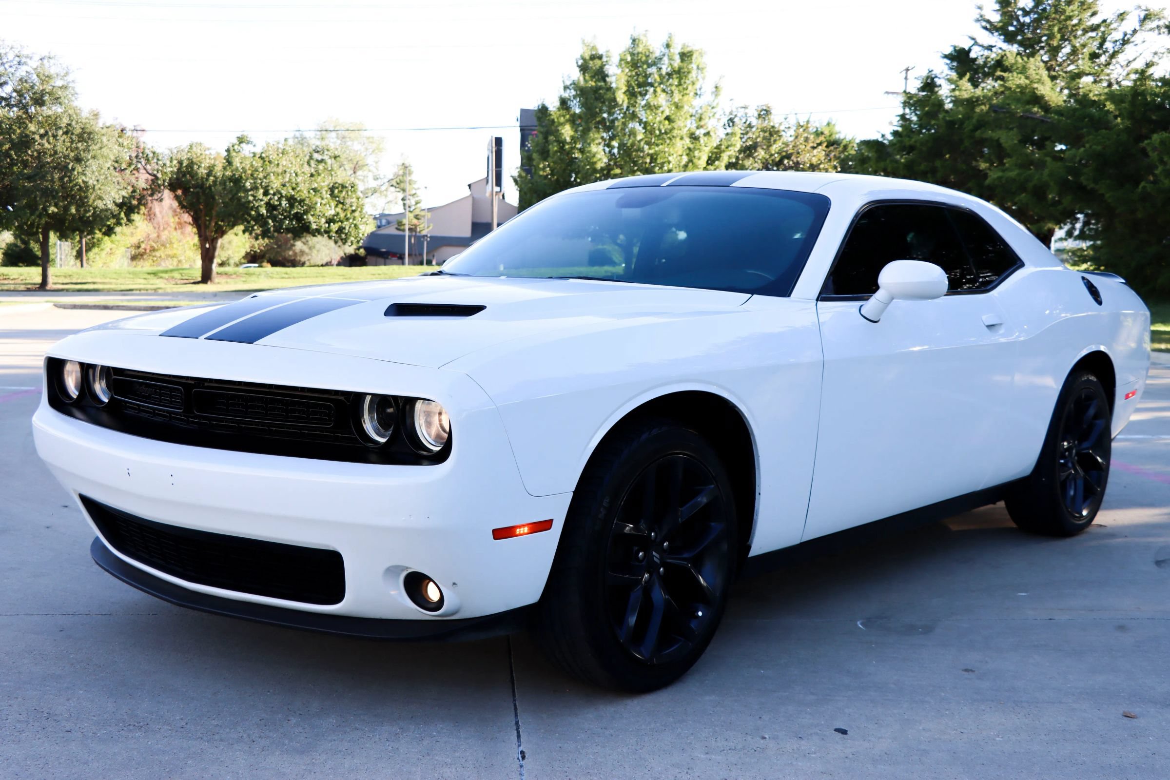 Used 2020 Dodge Challenger SXT w/ Blacktop Package RWD image 2