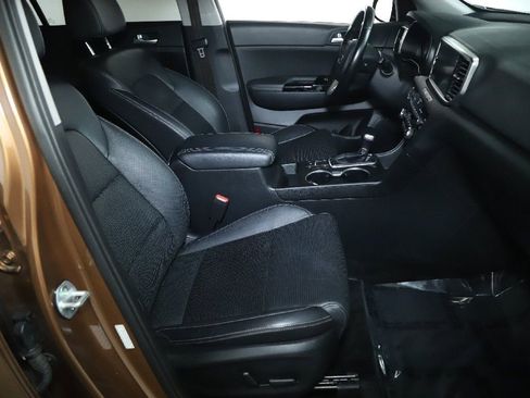 Used 2021 Kia Sportage EX w/ EX Technology Package image 38