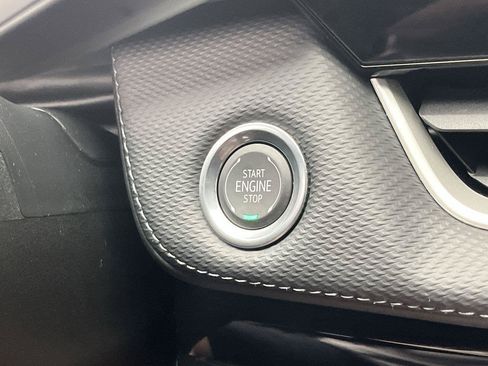 Used 2026 Chevrolet Equinox LT w/ Safety and Technology Package FWD image 19