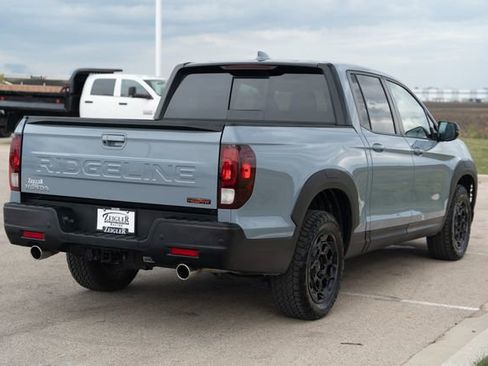Used 2025 Honda Ridgeline TrailSport+ image 6