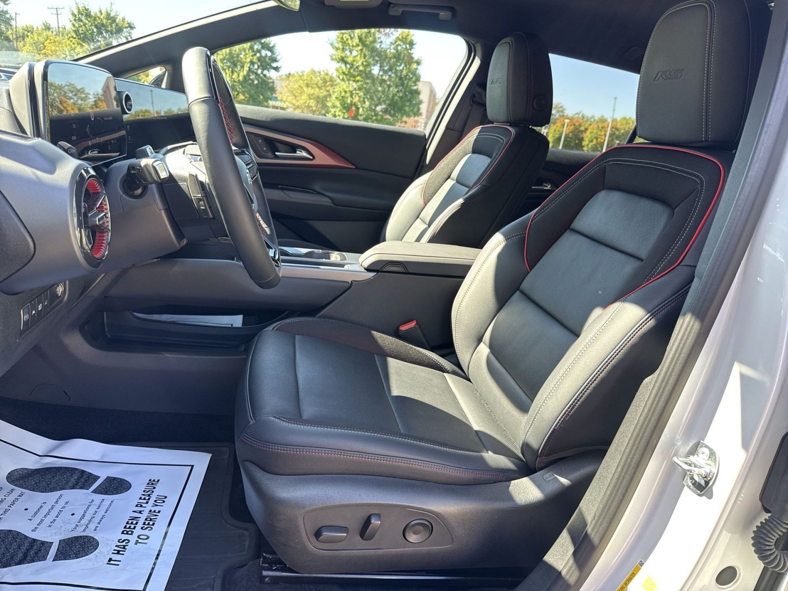 Used 2024 Chevrolet Equinox EV RS w/ Active Safety Package 3 FWD image 13