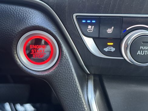 Used 2018 Honda Accord Touring image 21