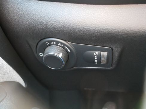 Used 2023 Jeep Compass Sport image 26