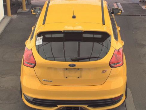 Used 2017 Ford Focus ST image 5