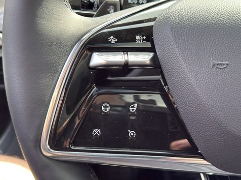 New 2026 Cadillac Lyriq Premium Luxury image 15