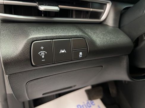 Used 2023 Hyundai Elantra SEL w/ Preferred Accessory Package image 20