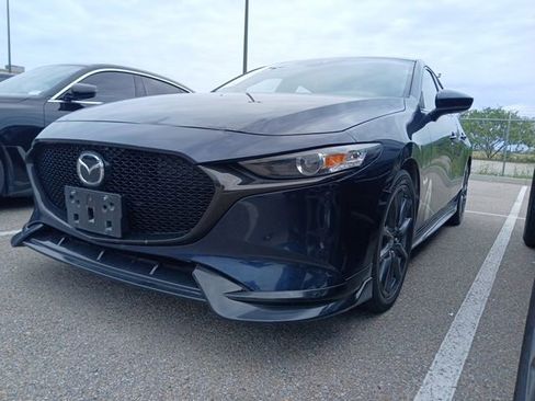 Used 2021 MAZDA MAZDA3 s FWD image 3