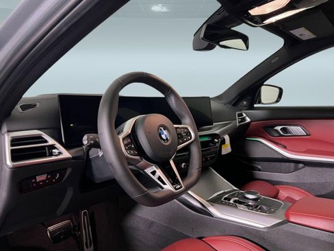 Used 2025 BMW 330i xDrive Sedan w/ M Sport Package AWD/4WD image 4