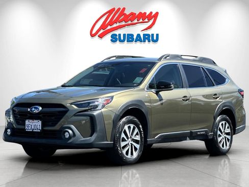 Used 2023 Subaru Outback Premium AWD/4WD image 9