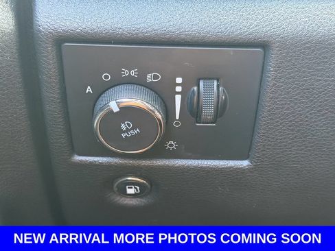 Used 2019 Jeep Grand Cherokee Laredo RWD image 30