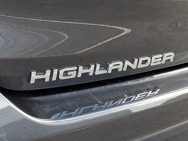 Used 2023 Toyota Highlander XLE AWD/4WD image 18