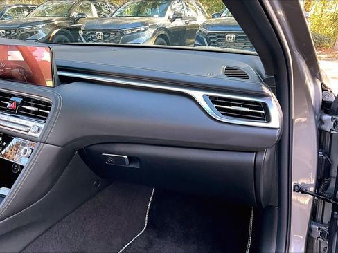 Used 2025 Genesis G70 3.3T Advanced image 19