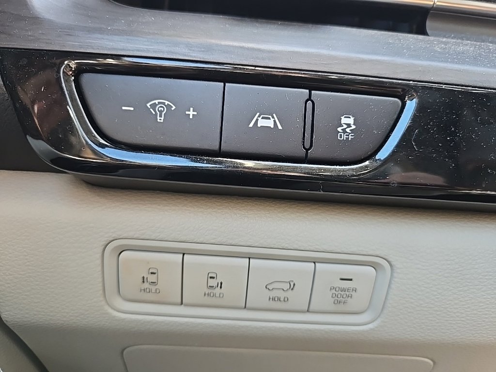 Certified 2024 Kia Carnival EX FWD image 19