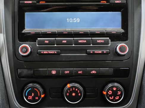 Used 2013 Volkswagen Passat 2.5 S image 20