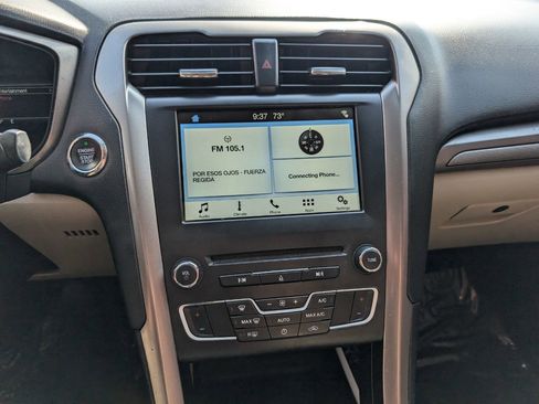 Used 2018 Ford Fusion SE image 22