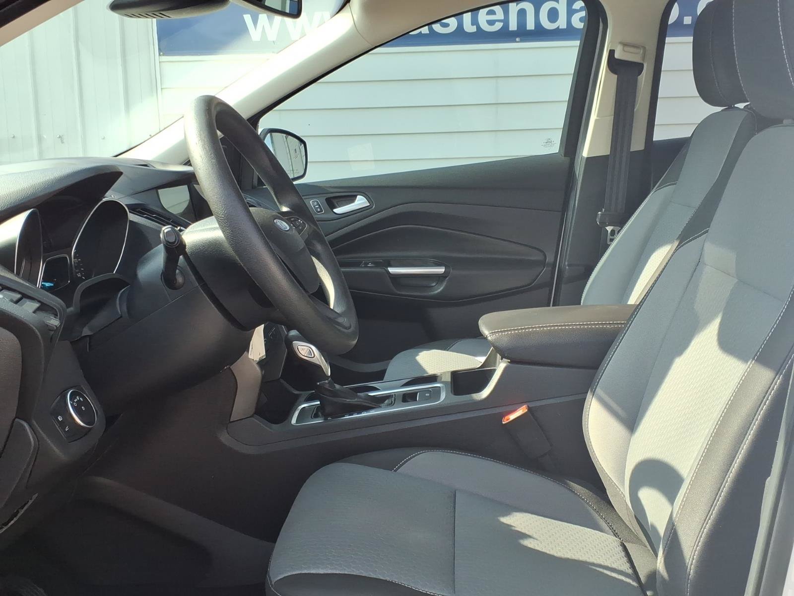 Used 2018 Ford Escape SE w/ Ford Safe & Smart Package AWD/4WD image 8