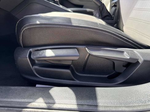 Used 2015 Volkswagen Jetta Sport image 9