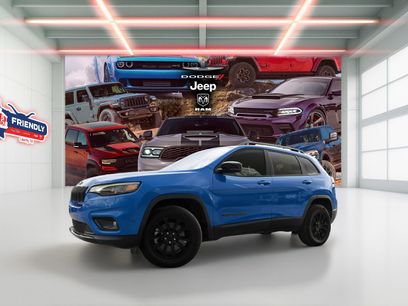 Used 2023 Jeep Cherokee Altitude Lux