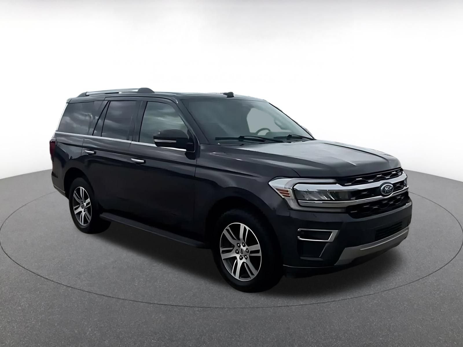 Used 2024 Ford Expedition Limited RWD image 2