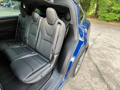 Used 2018 Tesla Model X 75D image 30