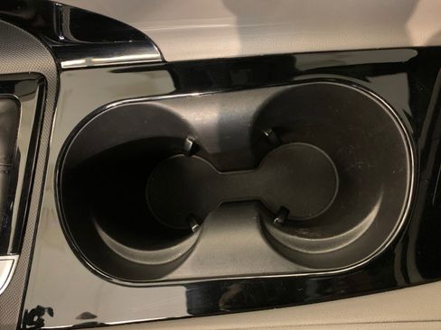 Used 2025 Hyundai Elantra SEL image 37