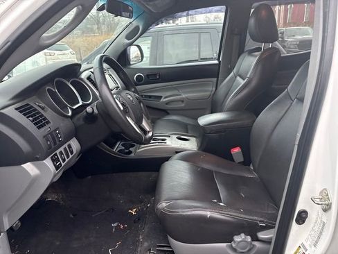 Used 2015 Toyota Tacoma 4x4 Double Cab w/ TRD Sport Package image 7