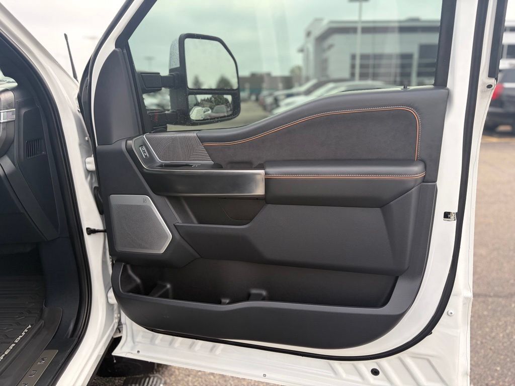 Used 2024 Ford F250 Platinum AWD/4WD image 19