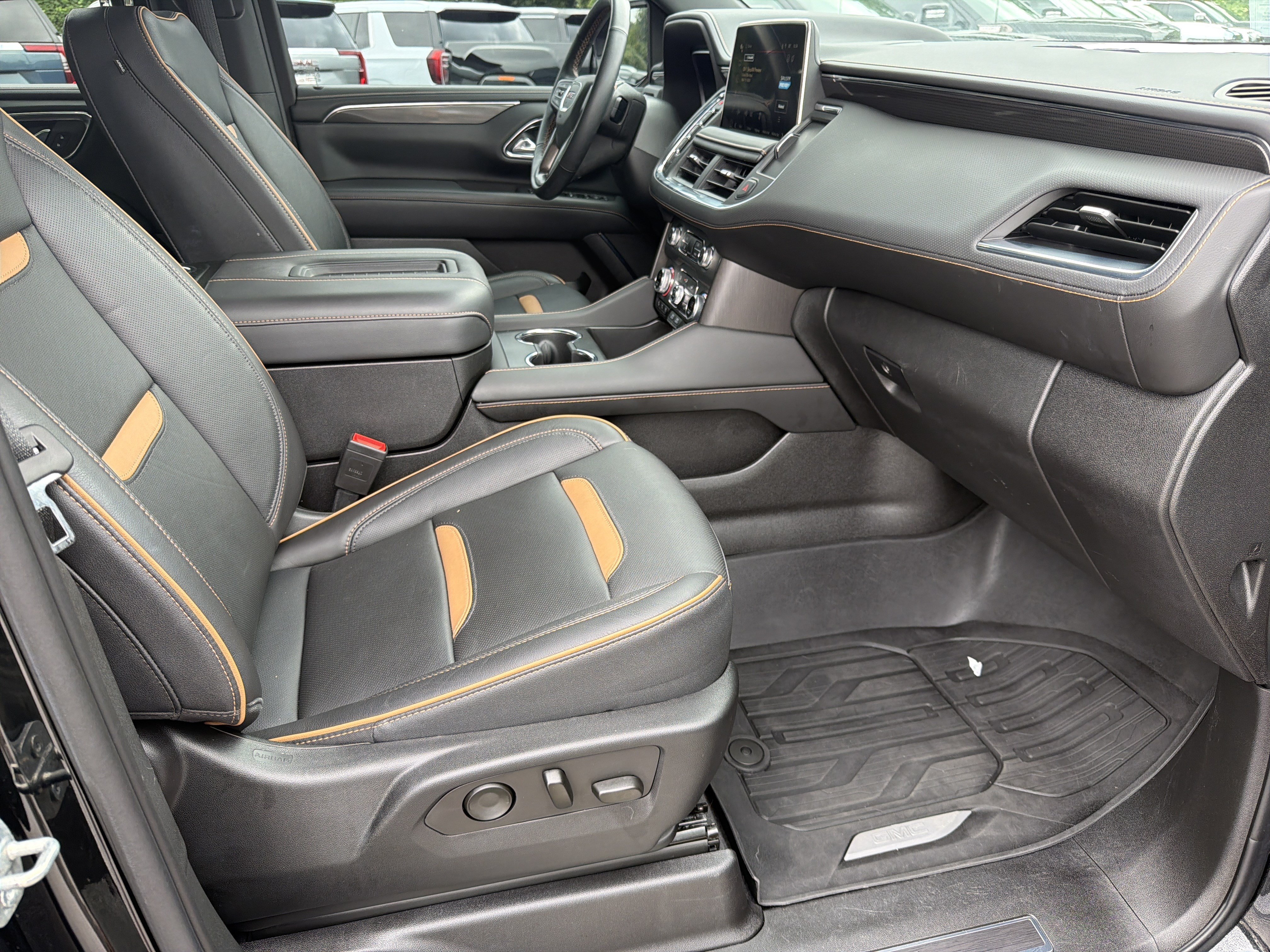 Certified 2023 GMC Yukon AT4 w/ AT4 Premium Plus Package AWD/4WD image 14
