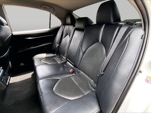 Used 2018 Toyota Camry XSE FWD image 20
