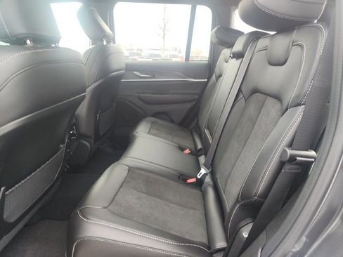 New 2026 Jeep Grand Cherokee Altitude AWD/4WD image 21
