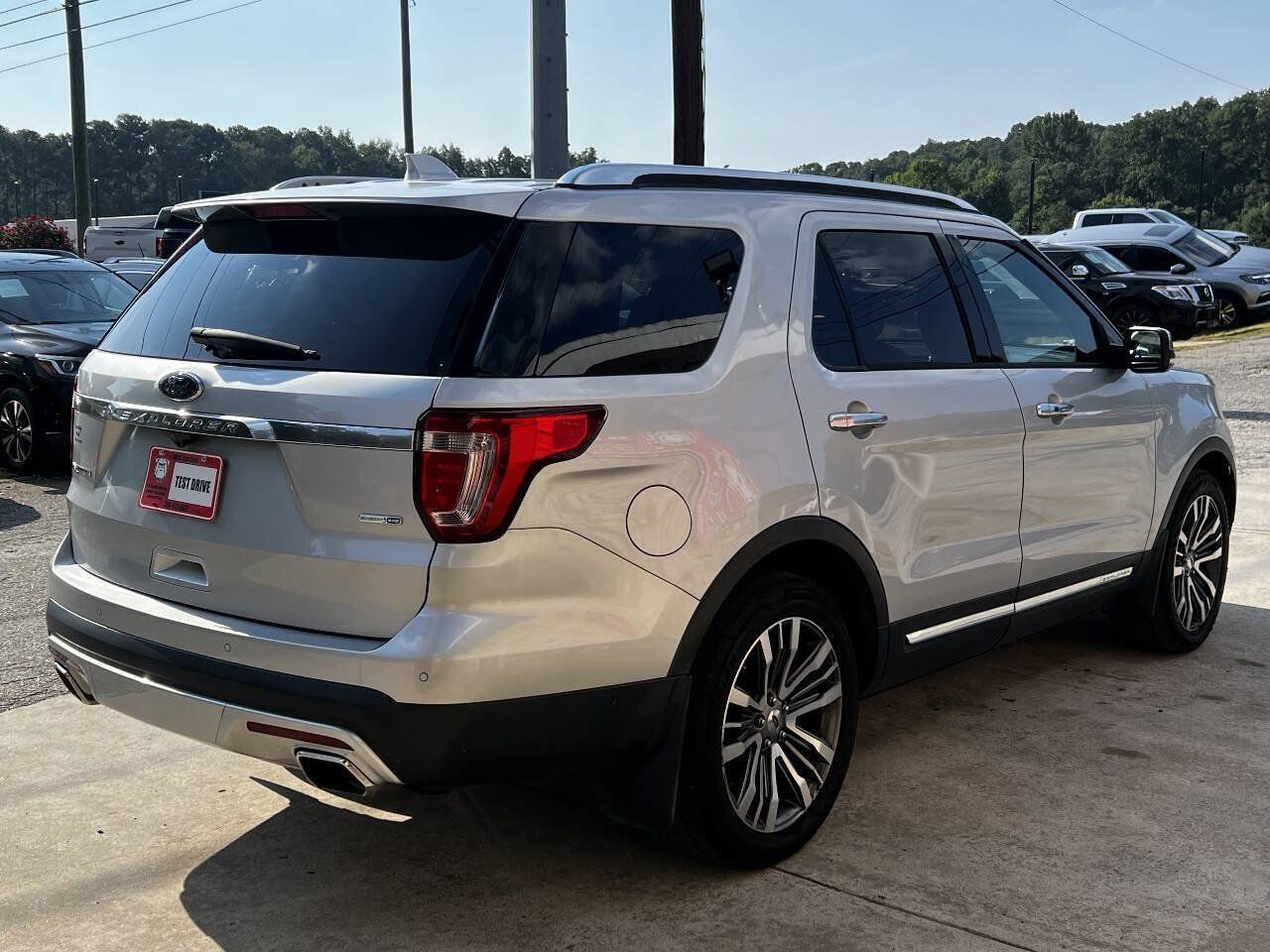 Used 2017 Ford Explorer Platinum AWD/4WD image 7