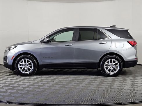 Used 2023 Chevrolet Equinox LT image 3
