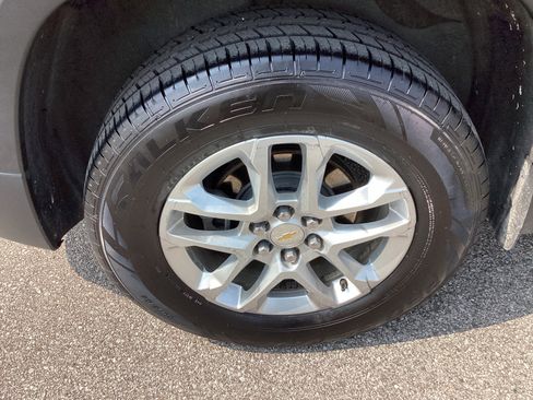 Used 2020 Chevrolet Traverse LT image 12